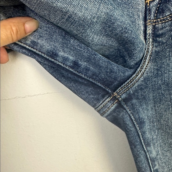 Good American Good Curve Exposed Button High Rise Straight Leg Jean Stretch 6/28 - Picture 9 of 16